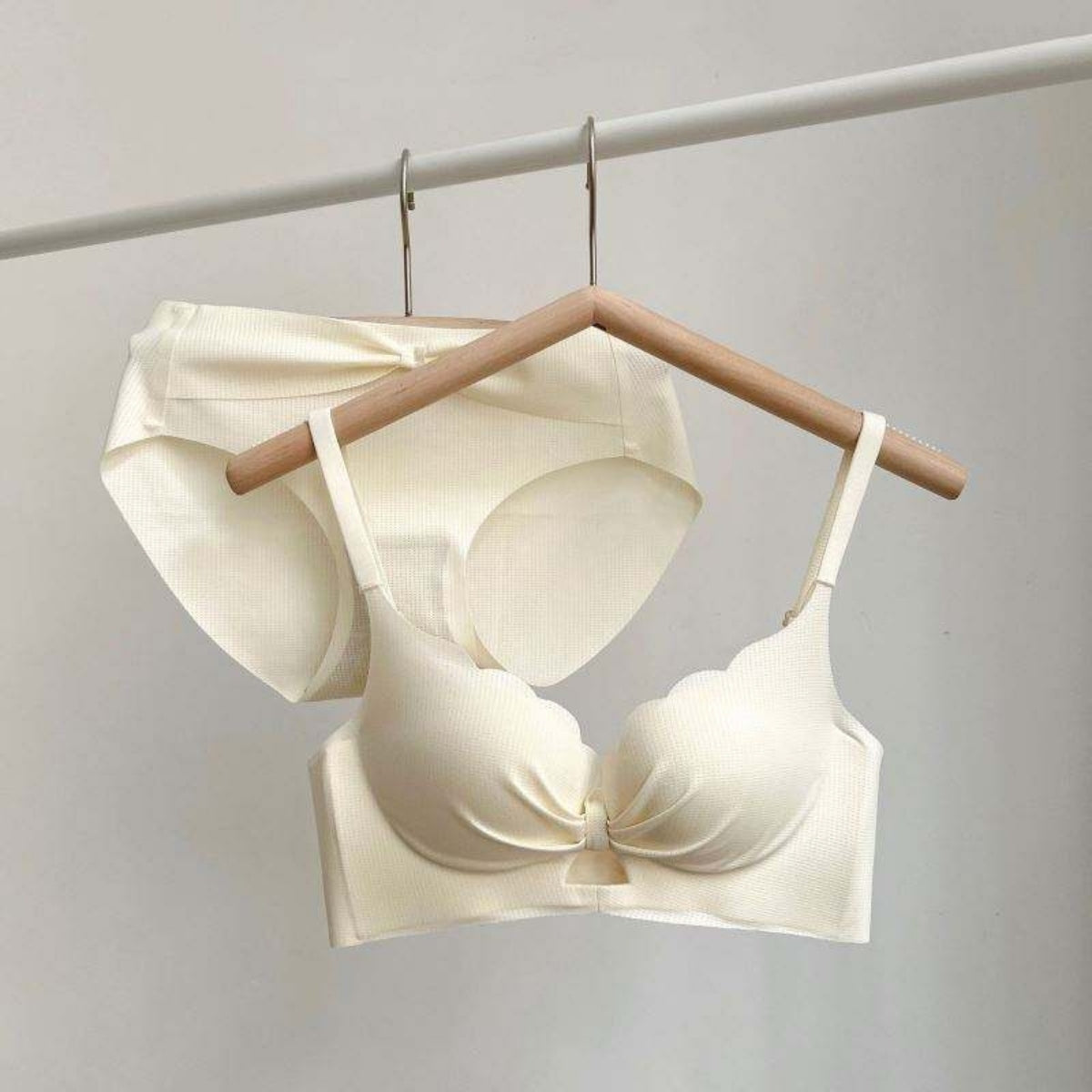 (Pack of 8) Women's  Bra and Panty Lingerie Set for Women | Every Occassion |L-09