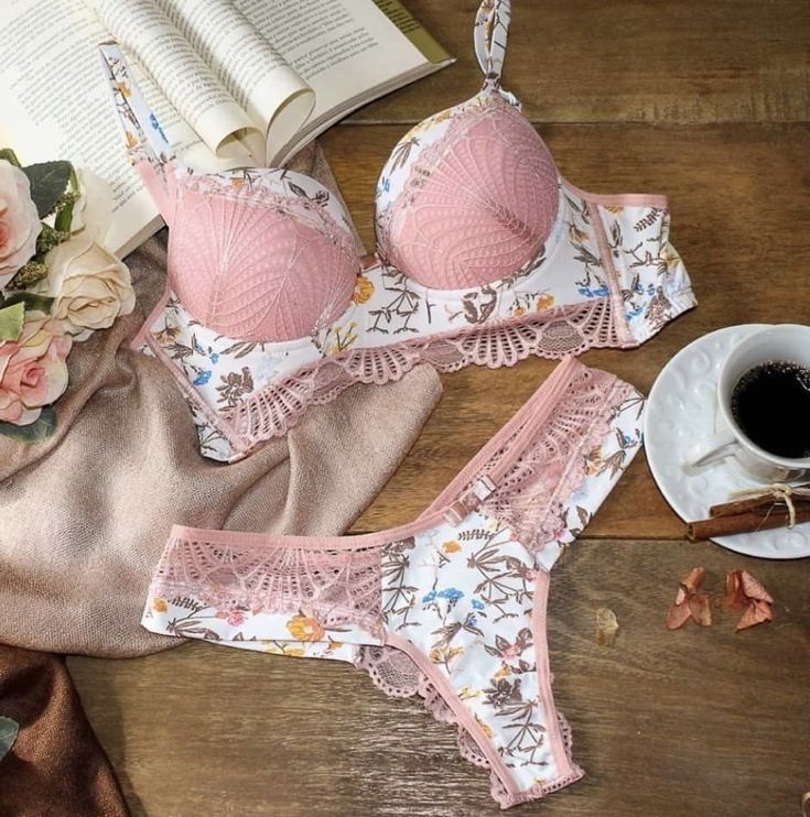 Women' Sling Full Coverage Bra and Hipster panty Lingerie Set